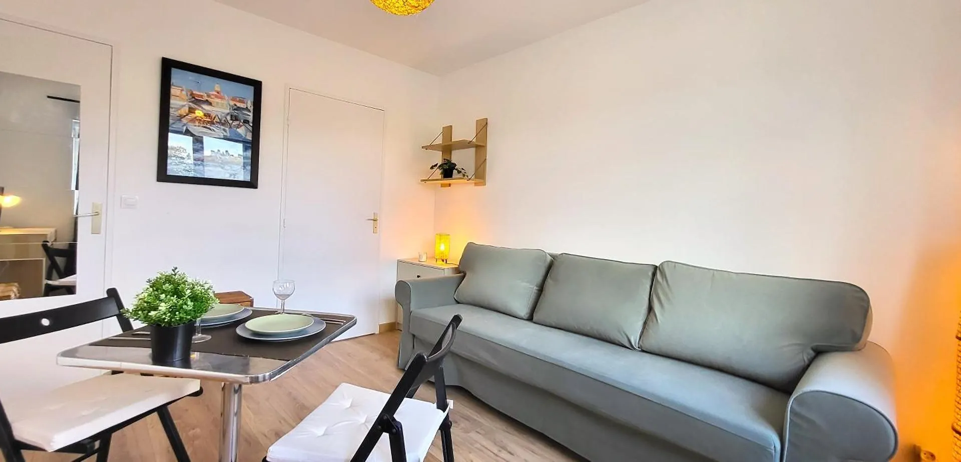 Sauge Magnifique Studio, Rer B A 850M, Parking Bourg-la-Reine Apartment