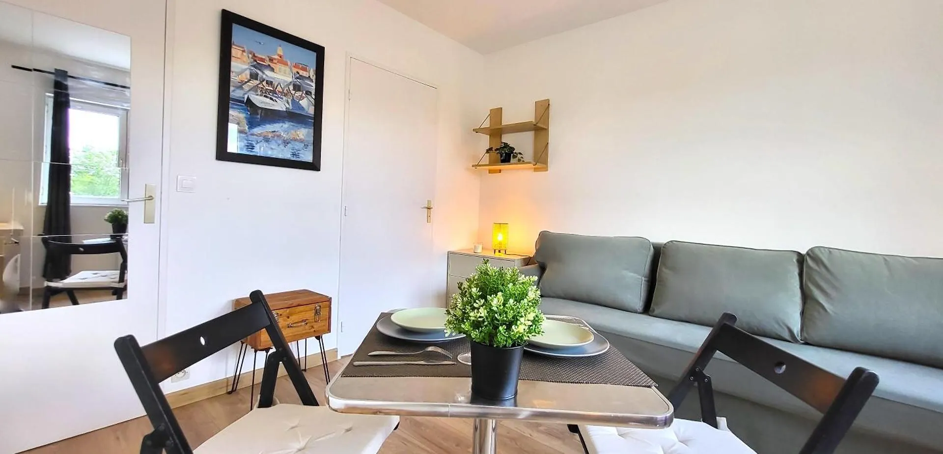 Sauge Magnifique Studio, Rer B A 850M, Parking Bourg-la-Reine 0*,  France